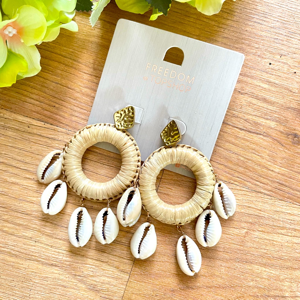 Natural Color Sea Shell Dangle Earrings